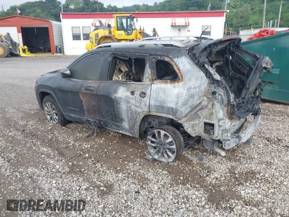 ✅ 2020 Jeep Cherokee Latitude Plus • VIN: 1C4PJMLB3LD500408 • Лот: 42317946. Опубликован ранее на IAAI с пробегом 24 802 миль. Бесплатный доступ к архиву аукционных продаж из США и подробный отчёт об истории автомобиля на DreamBid. Изображение 3.