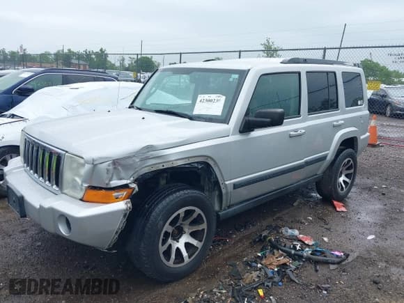 ✅ 2007 Jeep Commander Sport • VIN: 1J8HG48K57C632098 • Lot: 42300239. Wystawiony na IAAI z przebiegiem 311 738 mil. Bezpłatny archiwum sprzedaży aukcyjnych z USA i szczegółowy raport historii pojazdu na DreamBid. Zdjęcie 2.