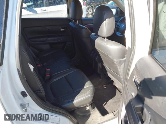 ✅ 2020 Mitsubishi Outlander SE • VIN: JA4AD3A3XLZ019961 • Lot: 43596032. Listed on IAAI with 112,826 mi. Free auction sales archive from the USA and detailed vehicle history report at DreamBid. Image 8.