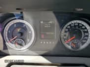 ✅ 2018 Ram 2500 Tradesman • VIN: 3C6UR5CLXJG160580 • Lot: 47655665. Wystawiony na Copart z przebiegiem 186 604 mil. Bezpłatny archiwum sprzedaży aukcyjnych z USA i szczegółowy raport historii pojazdu na DreamBid. Zdjęcie 9.