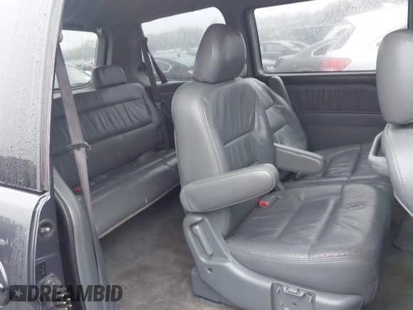 ✅ 2004 Honda Odyssey EX-L • VIN: 5FNRL18784B074778 • Lot: 41604779. Listed on IAAI with Not provided. Free auction sales archive from the USA and detailed vehicle history report at DreamBid. Image 8.