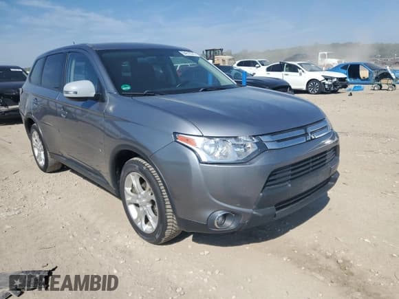 ✅ 2015 Mitsubishi Outlander SE • VIN: JA4AD3A39FZ011239 • Lot: 84612515. Wystawiony na Copart z przebiegiem 133 897 mil. Bezpłatny archiwum sprzedaży aukcyjnych z USA i szczegółowy raport historii pojazdu na DreamBid. Zdjęcie 4.