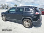 ✅ 2019 Jeep Cherokee Latitude • VIN: 1C4PJLCB5KD264451 • Lot: 56658295. Wystawiony na Copart z przebiegiem 104 715 mil. Bezpłatny archiwum sprzedaży aukcyjnych z USA i szczegółowy raport historii pojazdu na DreamBid. Zdjęcie 2.