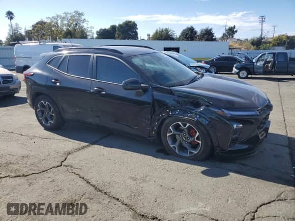 2024 Chevrolet Trax LT with VIN KL77LHE25RC058158, listed as a Copart auction lot 80517855 with 27,259 mi miles and Salvage title. Bid and sale history available at DreamBid. Image 4.