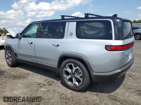 ✅ 2024 Rivian R1S Adventure • VIN: 7PDSGBBA1RN041672 • Lot: 61924974. Listed on Copart with Not provided. Free auction sales archive from the USA and detailed vehicle history report at DreamBid. Image 2.