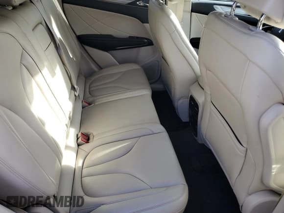 ✅ 2019 Lincoln MKC Standard • VIN: 5LMCJ1D93KUL16361 • Лот: 86312575. Опубликован ранее на Copart с пробегом 59 038 миль. Бесплатный доступ к архиву аукционных продаж из США и подробный отчёт об истории автомобиля на DreamBid. Изображение 11.