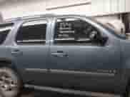 2008 Chevrolet Tahoe 2LT z VIN 1GNFC13088R112207, wystawiony jako IAAI lot #42212247 z przebiegiem 248 295 mil mil oraz . Historia ofert i sprzedaży dostępna na DreamBid. Obrazek 13.