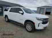 2023 Chevrolet Suburban LT z VIN 1GNSCCKD6PR318073, wystawiony jako Copart lot #90920045 z przebiegiem 68 324 mil mil oraz Czysty tytuł • Clean title. Historia ofert i sprzedaży dostępna na DreamBid. Obrazek 4.