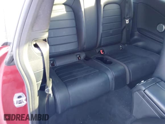 ✅ 2019 Mercedes-Benz C 300 • VIN: WDDWJ8DB6KF803628 • Lot: 41541737. Wystawiony na IAAI z przebiegiem 90 239 mil. Bezpłatny archiwum sprzedaży aukcyjnych z USA i szczegółowy raport historii pojazdu na DreamBid. Zdjęcie 8.