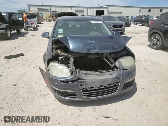 ✅ 2008 Volkswagen Jetta SE • VIN: 3VWRM71K88M178460 • Lot: 57409555. Listed on Copart with 111,714 mi. Free auction sales archive from the USA and detailed vehicle history report at DreamBid. Image 13.