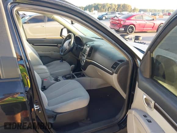 2009 Hyundai Santa Fe Limited with VIN 5NMSH13E19H315806, listed as a IAAI auction lot 43469450 with 150,424 mi miles and . Bid and sale history available at DreamBid. Image 5.