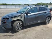 ✅ 2022 Hyundai Kona Limited • VIN: KM8K5CA36NU823581 • Лот: 66011574. Опубликован ранее на Copart с пробегом 39 233 миль. Бесплатный доступ к архиву аукционных продаж из США и подробный отчёт об истории автомобиля на DreamBid. Изображение 1.