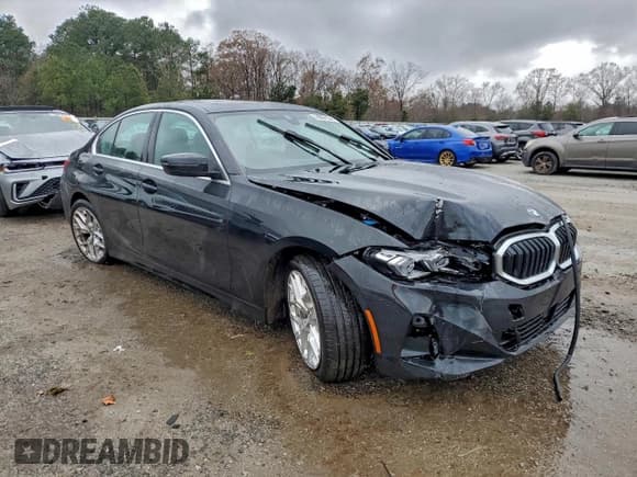 ✅ 2025 BMW 3 Series 330i • VIN: 3MW69CW05S8E99229 • Lot: 95196845. Listed on Copart with 23,896 mi. Free auction sales archive from the USA and detailed vehicle history report at DreamBid. Image 4.