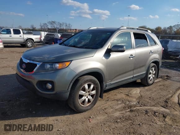 ✅ 2011 Kia Sorento LX • VIN: 5XYKTCA13BG128674 • Lot: 43719430. Listed on IAAI with 172,469 mi. Free auction sales archive from the USA and detailed vehicle history report at DreamBid. Image 2.
