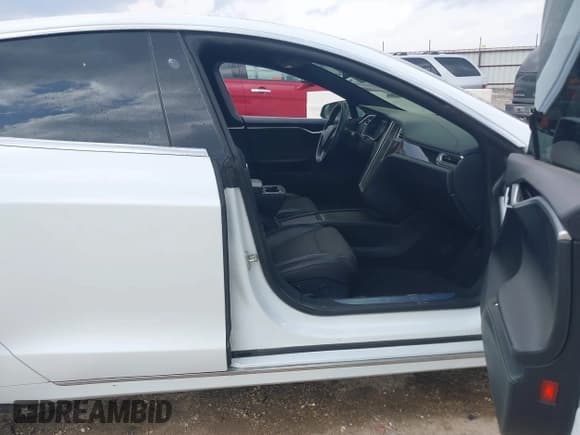 ✅ 2017 Tesla Model S 100D • VIN: 5YJSA1E29HF204797 • Lot: 41760296. Listed on IAAI with 92,587 mi. Free auction sales archive from the USA and detailed vehicle history report at DreamBid. Image 5.