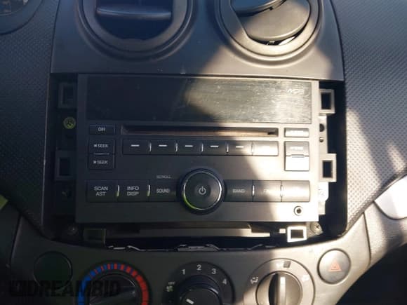 ✅ 2010 Chevrolet Aveo 1LT • VIN: KL1TD5DE2AB119198 • Lot: 41831973. Wystawiony na IAAI z przebiegiem 141 690 mil. Bezpłatny archiwum sprzedaży aukcyjnych z USA i szczegółowy raport historii pojazdu na DreamBid. Zdjęcie 13.