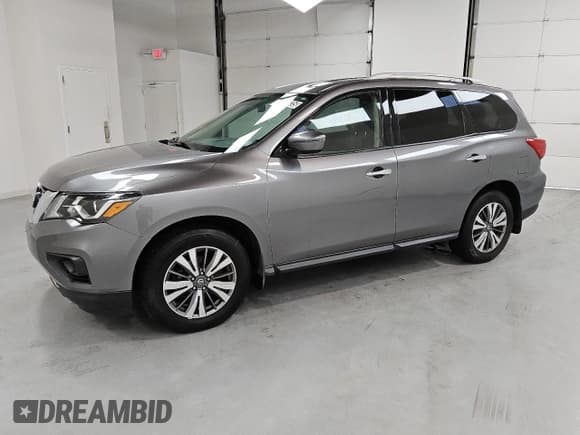 ✅ 2020 Nissan Pathfinder S • VIN: 5N1DR2AM0LC621421 • Lot: 81576635. Wystawiony na Copart z przebiegiem 77 120 mil. Bezpłatny archiwum sprzedaży aukcyjnych z USA i szczegółowy raport historii pojazdu na DreamBid. Zdjęcie 1.