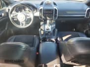 ✅ 2017 Porsche Cayenne • VIN: WP1AA2A26HKA81100 • Лот: 81268415. Опубликован ранее на Copart с пробегом 264 229 миль. Бесплатный доступ к архиву аукционных продаж из США и подробный отчёт об истории автомобиля на DreamBid. Изображение 8.