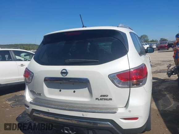 ✅ 2015 Nissan Pathfinder Platinum • VIN: 5N1AR2MM0FC710098 • Lot: 43346037. Listed on IAAI with 11 mi. Free auction sales archive from the USA and detailed vehicle history report at DreamBid. Image 15.