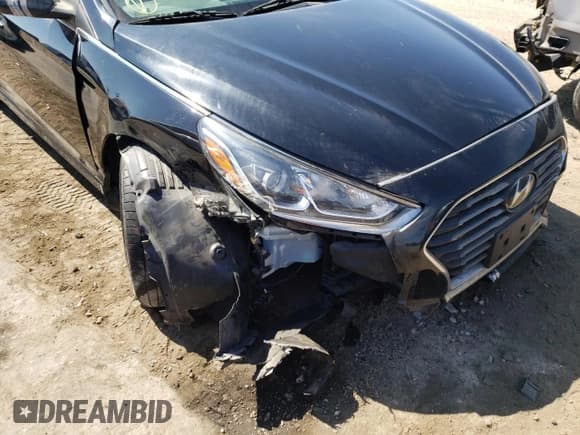 ✅ 2018 Hyundai Sonata SE • VIN: 5NPE24AF0JH658416 • Lot: 52386852. Listed on Copart with 30,398 mi. Free auction sales archive from the USA and detailed vehicle history report at DreamBid. Image 9.