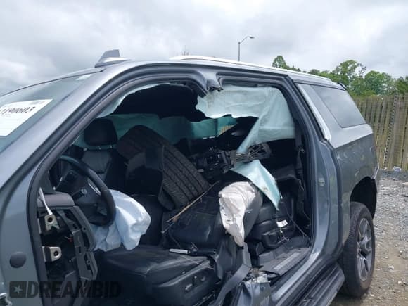 ✅ 2022 Chevrolet Suburban LT • VIN: 1GNSKCKT0NR296269 • Lot: 42190603. Listed on IAAI with 61,874 mi. Free auction sales archive from the USA and detailed vehicle history report at DreamBid. Image 6.