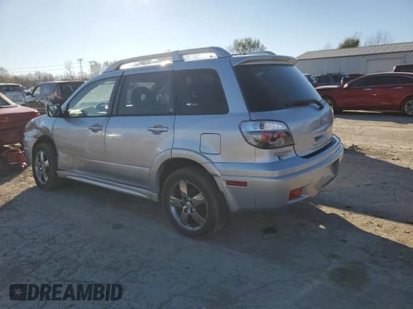 ✅ 2006 Mitsubishi Outlander SE • VIN: JA4LX41F26U014917 • Lot: 79968944. Listed on Copart with 110,819 mi. Free auction sales archive from the USA and detailed vehicle history report at DreamBid. Image 2.