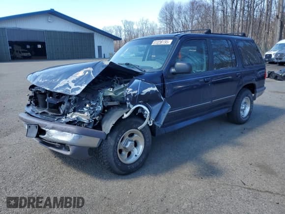 ✅ 1995 Ford Explorer Eddie Bauer • VIN: 1FMDU34XXSZB60685 • Lot: 51036195. Listed on Copart with 209,511 mi. Free auction sales archive from the USA and detailed vehicle history report at DreamBid. Image 1.