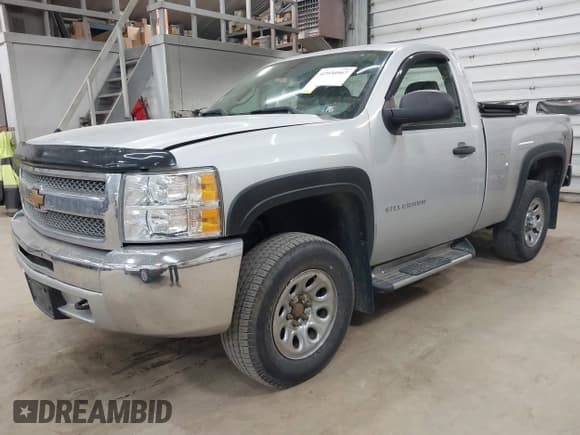 ✅ 2013 Chevrolet Silverado 1500 Work Truck • VIN: 1GCNKPE03DZ299311 • Lot: 42930967. Wystawiony na IAAI z przebiegiem 235 689 mil. Bezpłatny archiwum sprzedaży aukcyjnych z USA i szczegółowy raport historii pojazdu na DreamBid. Zdjęcie 2.