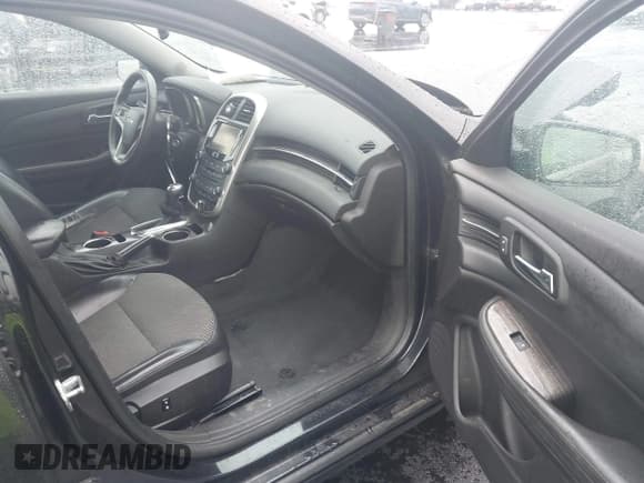 ✅ 2014 Chevrolet Malibu LT • VIN: 1G11C5SL9EF148824 • Lot: 43585397. Listed on IAAI with 212,358 mi. Free auction sales archive from the USA and detailed vehicle history report at DreamBid. Image 5.