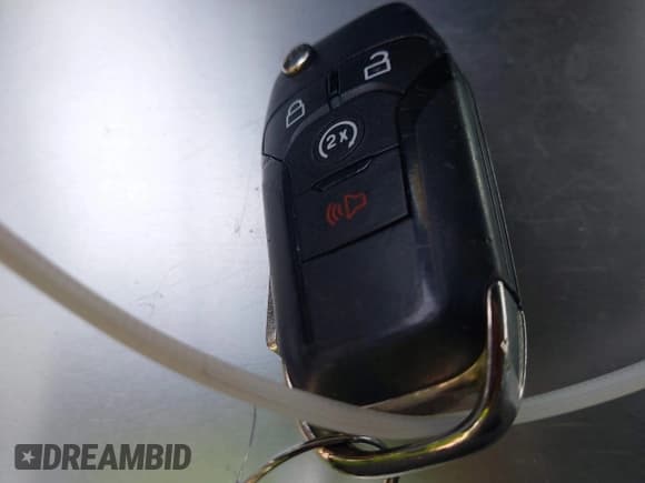 ✅ 2020 Ford F-150 XL • VIN: 1FTEW1CPXLFA33091 • Lot: 42923226. Wystawiony na IAAI z przebiegiem 61 237 mil. Bezpłatny archiwum sprzedaży aukcyjnych z USA i szczegółowy raport historii pojazdu na DreamBid. Zdjęcie 11.