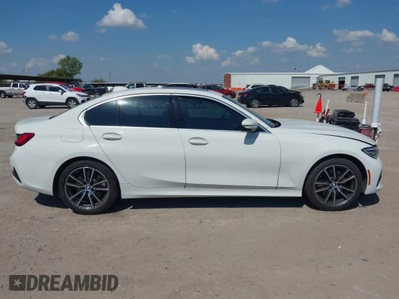 ✅ 2019 BMW 3 Series 330i xDrive • VIN: WBA5R7C50KAJ79632 • Лот: 43361733. Опубликован ранее на IAAI с пробегом 61 574 миль. Бесплатный доступ к архиву аукционных продаж из США и подробный отчёт об истории автомобиля на DreamBid. Изображение 13.