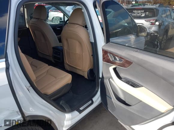 ✅ 2025 Audi Q7 Premium Plus • VIN: WA1LCBF77SD006792 • Лот: 40974266. Опубликован ранее на IAAI с пробегом 6 554 миль. Бесплатный доступ к архиву аукционных продаж из США и подробный отчёт об истории автомобиля на DreamBid. Изображение 8.