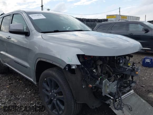 ✅ 2019 Jeep Grand Cherokee Altitude • VIN: 1C4RJFAG7KC754372 • Лот: 43313030. Опубликован ранее на IAAI с пробегом 59 463 миль. Бесплатный доступ к архиву аукционных продаж из США и подробный отчёт об истории автомобиля на DreamBid. Изображение 18.