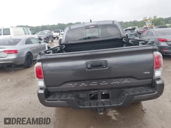 ✅ 2022 Toyota Tacoma SR • VIN: 3TYCZ5AN6NT071805 • Лот: 42881063. Опубликован ранее на IAAI с пробегом 32 177 миль. Бесплатный доступ к архиву аукционных продаж из США и подробный отчёт об истории автомобиля на DreamBid. Изображение 15.