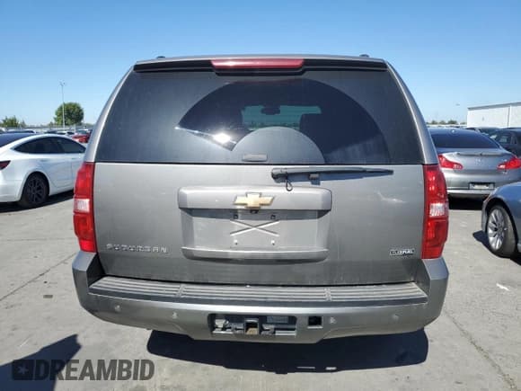 ✅ 2007 Chevrolet Suburban LT • VIN: 1GNFK16387J245023 • Lot: 82278815. Wystawiony na Copart z przebiegiem 98 038 mil. Bezpłatny archiwum sprzedaży aukcyjnych z USA i szczegółowy raport historii pojazdu na DreamBid. Zdjęcie 6.