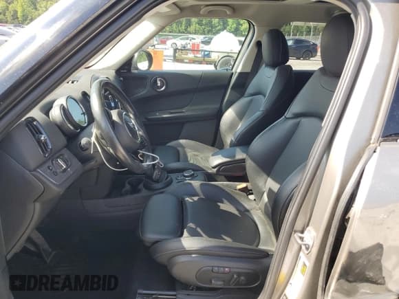 ✅ 2018 MINI Countryman Cooper • VIN: WMZYV5C36J3E04303 • Лот: 59775855. Опубликован ранее на Copart с пробегом 73 518 миль. Бесплатный доступ к архиву аукционных продаж из США и подробный отчёт об истории автомобиля на DreamBid. Изображение 7.