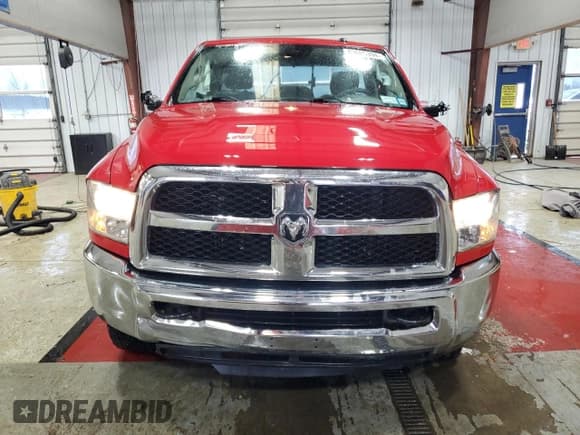 ✅ 2018 Ram 2500 Tradesman • VIN: 3C6MR5AJ4JG192295 • Lot: 83605394. Wystawiony na Copart z przebiegiem 49 356 mil. Bezpłatny archiwum sprzedaży aukcyjnych z USA i szczegółowy raport historii pojazdu na DreamBid. Zdjęcie 5.