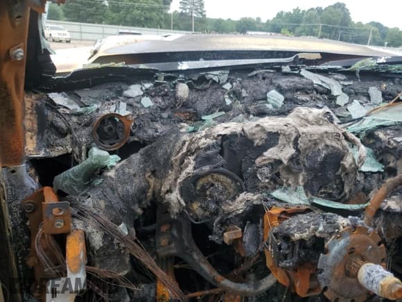 ✅ 2019 GMC Sierra 2500HD Denali • VIN: 1GT12SEYXKF251312 • Lot: 60674415. Listed on Copart with Not provided. Free auction sales archive from the USA and detailed vehicle history report at DreamBid. Image 9.