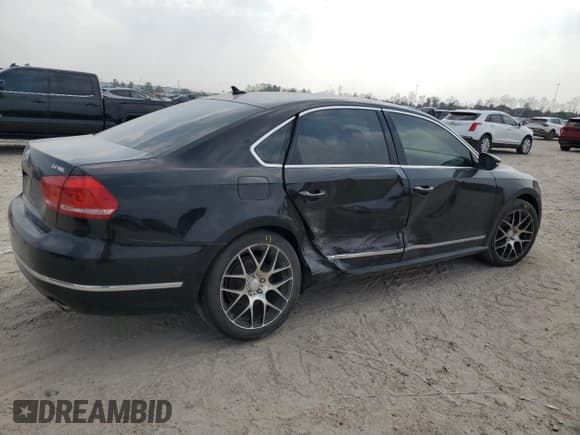 ✅ 2012 Volkswagen Passat SEL Premium • VIN: 1VWCM7A32CC089086 • Lot: 49155175. Wystawiony na Copart z przebiegiem 121 040 mil. Bezpłatny archiwum sprzedaży aukcyjnych z USA i szczegółowy raport historii pojazdu na DreamBid. Zdjęcie 3.