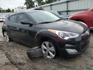 ✅ 2017 Hyundai Veloster • VIN: KMHTC6AD5HU317359 • Lot: 72613144. Wystawiony na Copart z przebiegiem 57 742 mil. Bezpłatny archiwum sprzedaży aukcyjnych z USA i szczegółowy raport historii pojazdu na DreamBid. Zdjęcie 4.