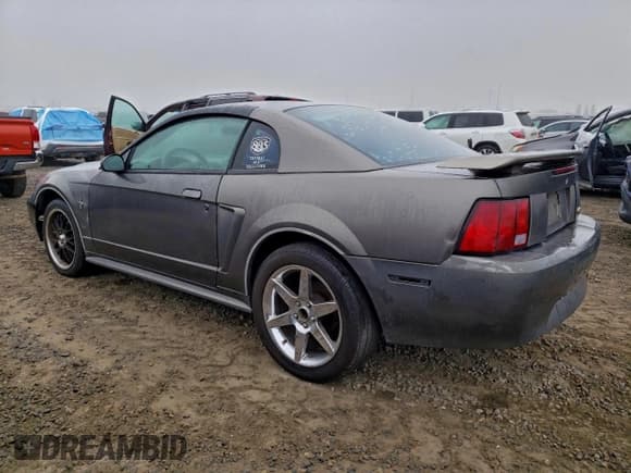 ✅ 2003 Ford Mustang Standard • VIN: 1FAFP40433F377199 • Lot: 96229455. Wystawiony na Copart z przebiegiem 213 208 mil. Bezpłatny archiwum sprzedaży aukcyjnych z USA i szczegółowy raport historii pojazdu na DreamBid. Zdjęcie 2.