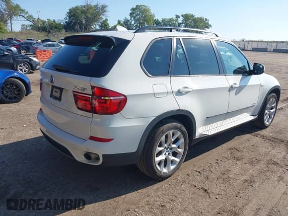 ✅ 2012 BMW X5 35i • VIN: 5UXZV4C56CL761690 • Lot: 43114101. Listed on IAAI with 117,922 mi. Free auction sales archive from the USA and detailed vehicle history report at DreamBid. Image 4.