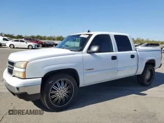 ✅ 2006 Chevrolet Silverado 1500 LT1 • VIN: 2GCEC13N061339994 • Лот: 77231254. Опубликован ранее на Copart с пробегом 16 миль. Бесплатный доступ к архиву аукционных продаж из США и подробный отчёт об истории автомобиля на DreamBid. Изображение 1.