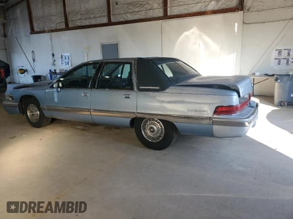 ✅ 1992 Buick Roadmaster Ltd • VIN: 1G4BT5370NR457427 • Lot: 71067725. Listed on Copart with 107,479 mi. Free auction sales archive from the USA and detailed vehicle history report at DreamBid. Image 2.