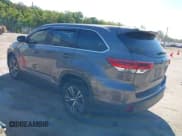 ✅ 2018 Toyota Highlander LE • VIN: 5TDBZRFH5JS896150 • Lot: 43070614. Listed on IAAI with 106,396 mi. Free auction sales archive from the USA and detailed vehicle history report at DreamBid. Image 3.