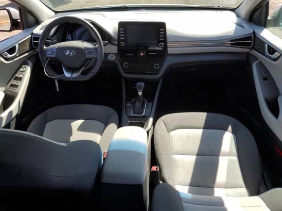 2020 Hyundai Ioniq SEL с VIN KMHC75LD9LU188854, выставлен на аукционе Copart как лот 74342074 с пробегом 44 669 миль миль и Списание • Salvage title. История ставок и продаж доступна на DreamBid. Изображение 8.