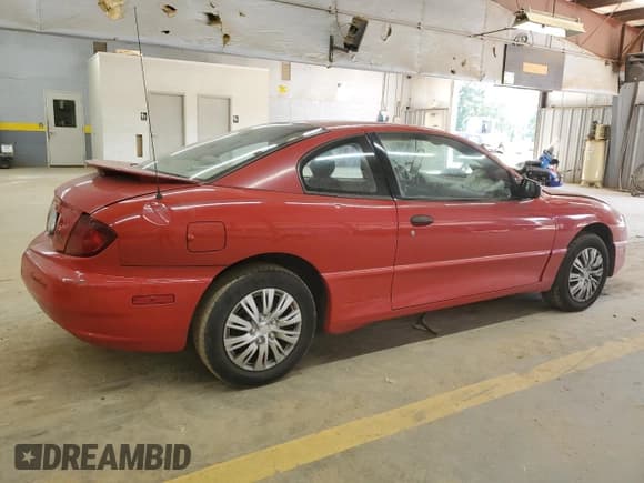 ✅ 2005 Pontiac Sunfire • VIN: 3G2JB12F15S192846 • Лот: 71057644. Опубликован ранее на Copart с пробегом 239 214 миль. Бесплатный доступ к архиву аукционных продаж из США и подробный отчёт об истории автомобиля на DreamBid. Изображение 3.