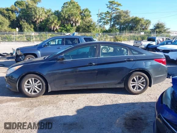 2013 Hyundai Sonata GLS с VIN 5NPEB4AC5DH698839, выставлен на аукционе IAAI как лот 43460920 с пробегом 202 176 миль миль и . История ставок и продаж доступна на DreamBid. Изображение 14.