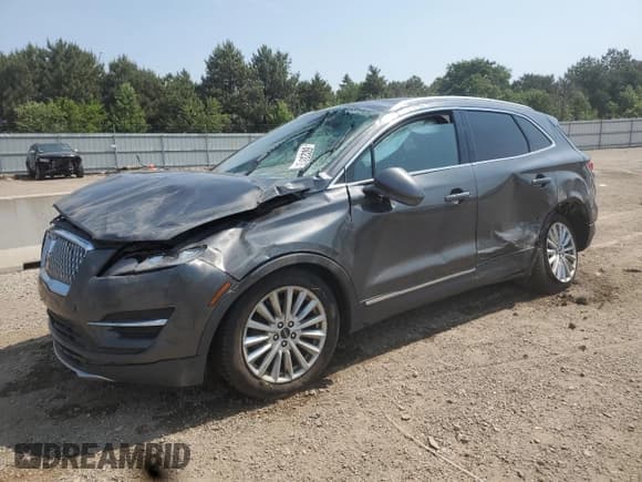 ✅ 2019 Lincoln MKC Standard • VIN: 5LMCJ1C95KUL12197 • Lot: 60238125. Listed on Copart with 144,966 mi. Free auction sales archive from the USA and detailed vehicle history report at DreamBid. Image 1.