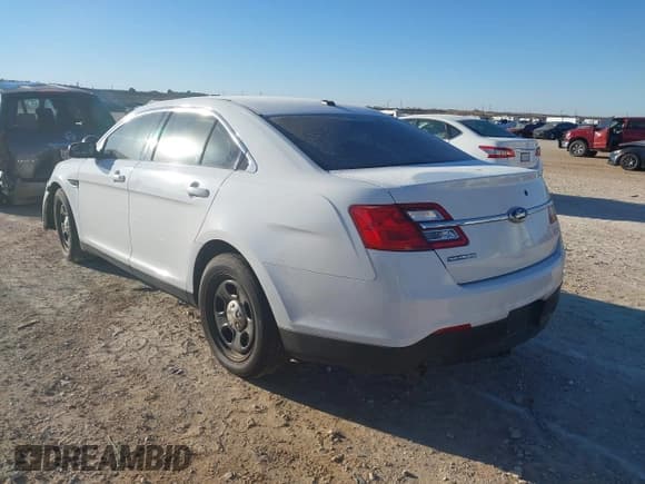 ✅ 2013 Ford Police Interceptor • VIN: 1FAHP2M83DG199915 • Lot: 41396530. Wystawiony na IAAI z przebiegiem 76 218 mil. Bezpłatny archiwum sprzedaży aukcyjnych z USA i szczegółowy raport historii pojazdu na DreamBid. Zdjęcie 3.